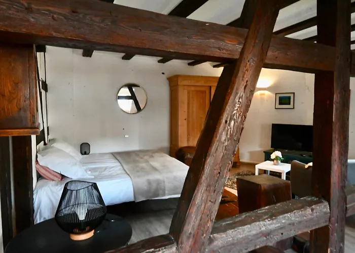 Bastion De *